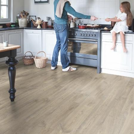 LAMINATE FLOORING